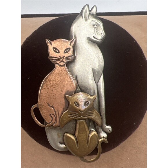 Vintage CAT PIN Signed K&T 3 Cats Brass Pewter Copper Tone Silver tone Brooch 3” - Picture 2 of 7